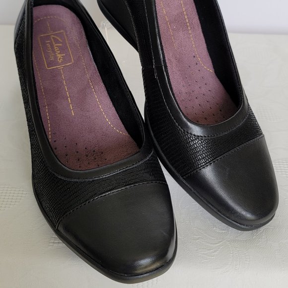 CLARKS Artisan Neala Moon Slip-On Wedge Pumps- Black color- Women's Size 9M - Picture 8 of 12